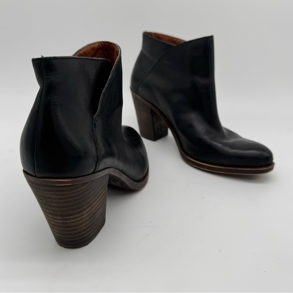 Lucky Brand Black Leather Heel Ankle Bootie Size 8 - Picture 12 of 12